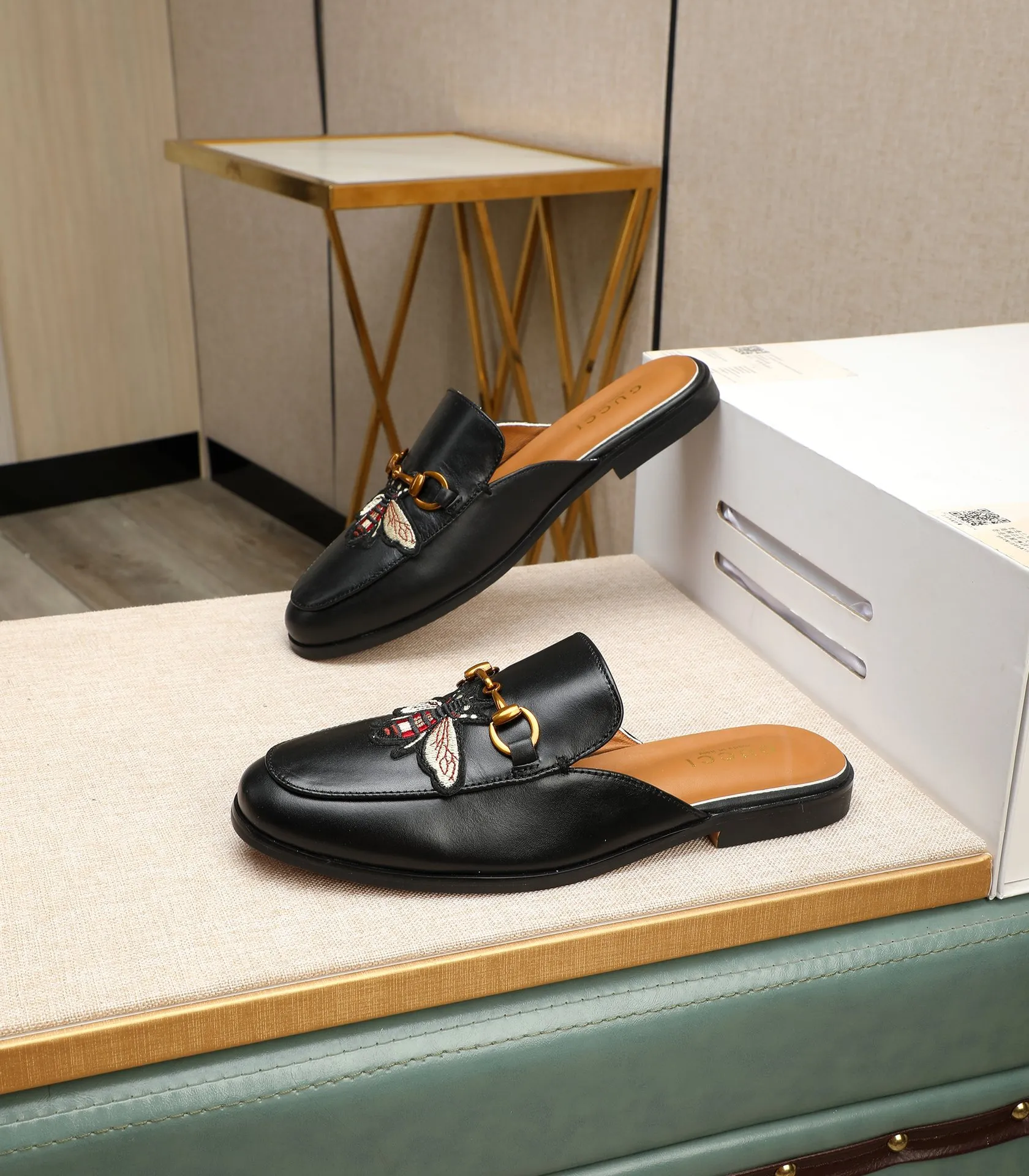 Men's clothing and shoes 💰380 (Gucci) The latest 🎁🎁 casual and fashionable men's shoes 👟 from the official website, hot style 💥 style is simple and elegant, exclusive for trendy men. Unique official website latest brand double G elements 👑 original Gucci decoration, fashionable and generous, original material original calfskin, ✅ fully imported first-layer pigskin lining, official website designated wear-resistant, lightweight original rubber casual outsole, counter classic model taken in kind, 38-44 black and white optional